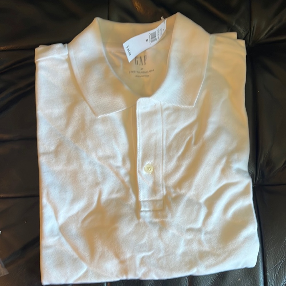 White gap polo size M, new with tags
